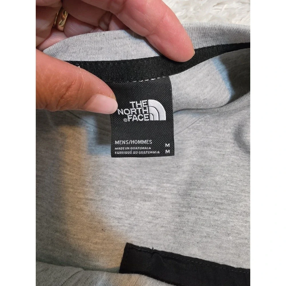 The North Face Mens Gray Black Panel Crew Neck Sweatshirt Zipper Pocket M A7UQU